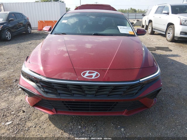 2024 HYUNDAI ELANTRA SE 12