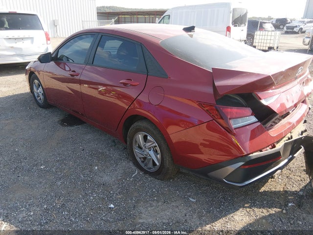 2024 HYUNDAI ELANTRA SE 3