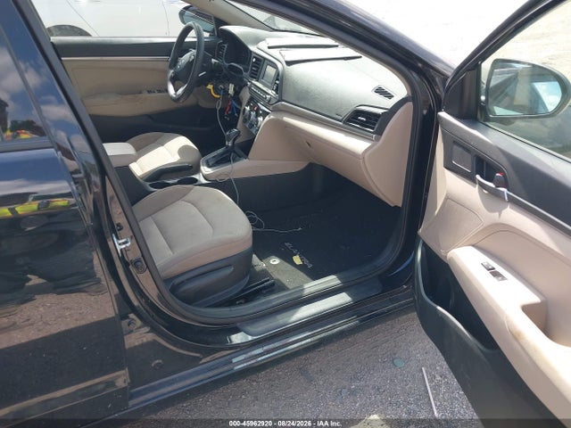 2019 HYUNDAI ELANTRA SE 5