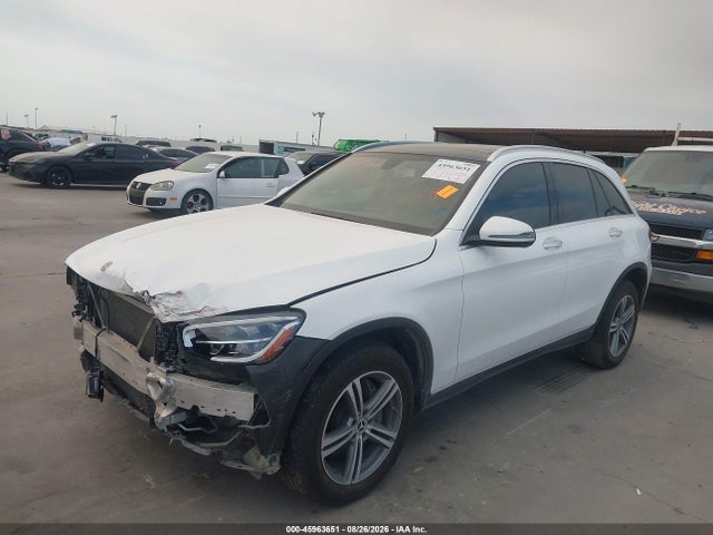 2020 MERCEDES-BENZ GLC 300 2