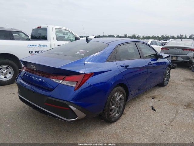 2024 HYUNDAI ELANTRA SEL 4