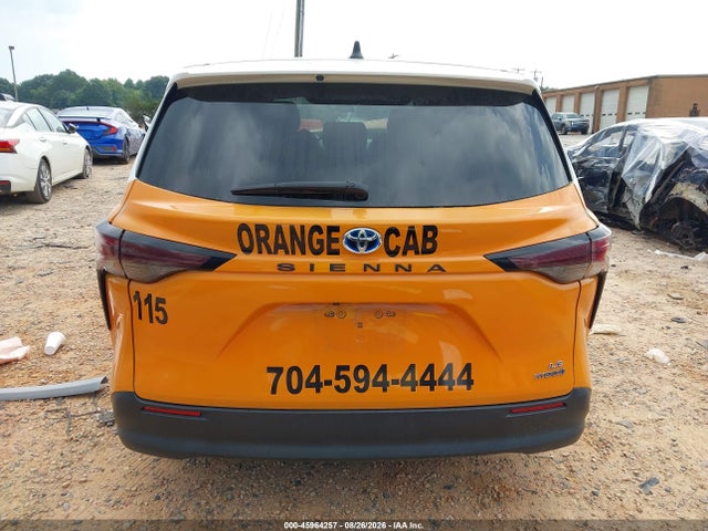 2024 TOYOTA SIENNA LE 16