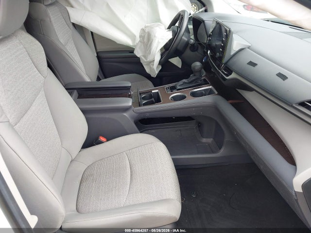 2024 TOYOTA SIENNA LE 5