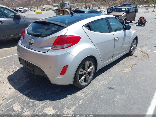 صورة 4 لـ 2016 Hyundai VELOSTER