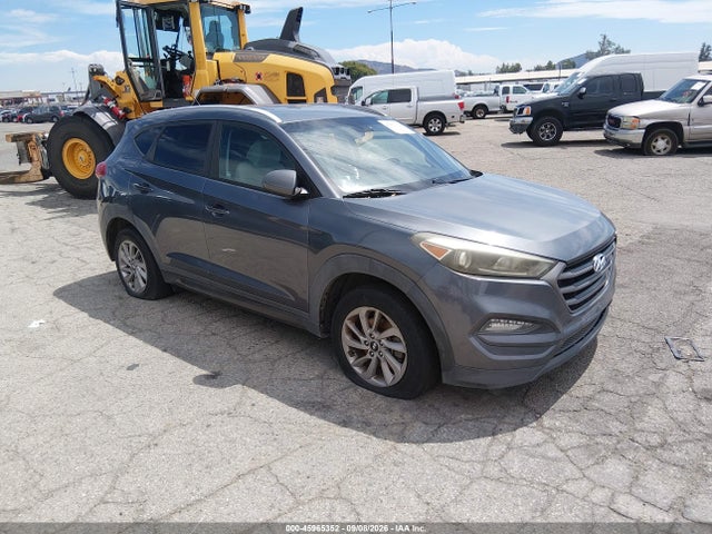 2016 HYUNDAI TUCSON SE