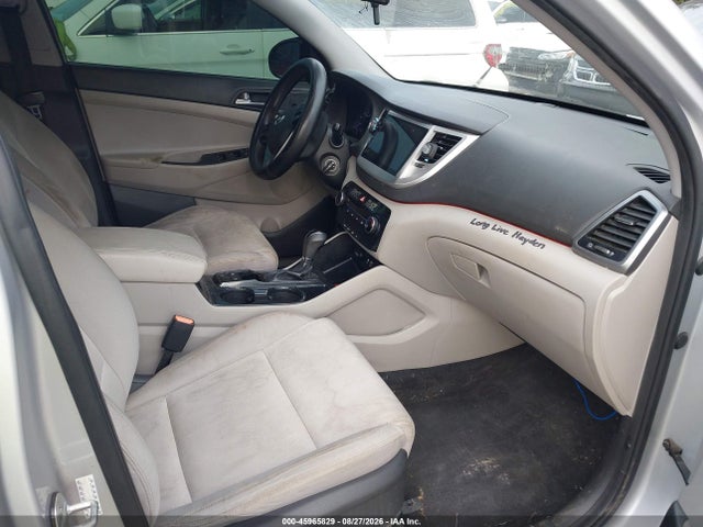2017 HYUNDAI TUCSON SE 5