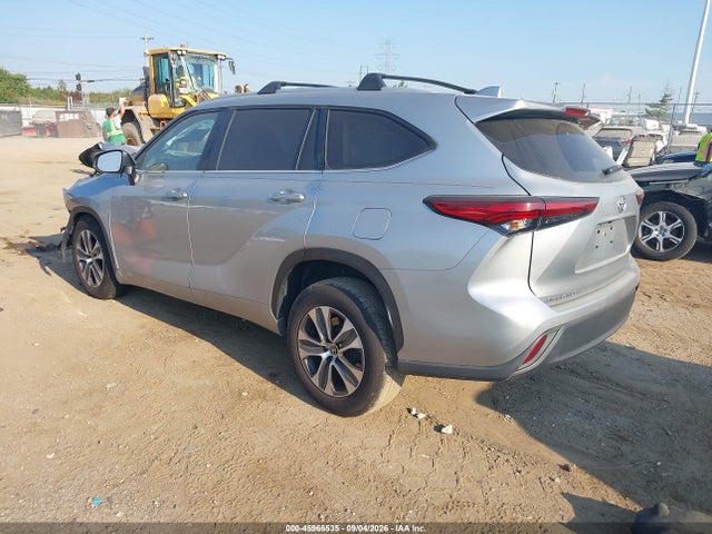 2023 TOYOTA HIGHLANDER XLE 3