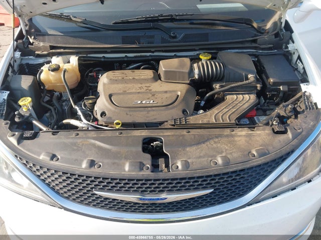 2019 CHRYSLER PACIFICA TOURING L 10