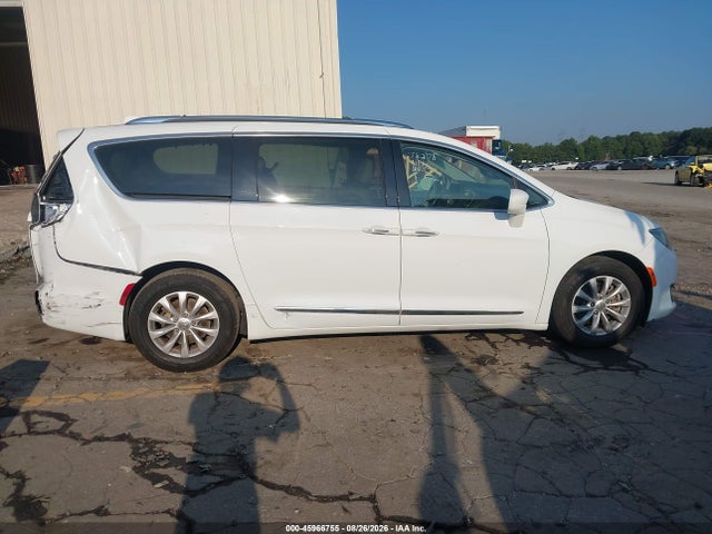 2019 CHRYSLER PACIFICA TOURING L 13