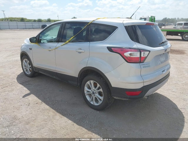 2017 FORD ESCAPE SE 3
