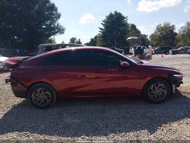 2024 HYUNDAI ELANTRA SEL 13