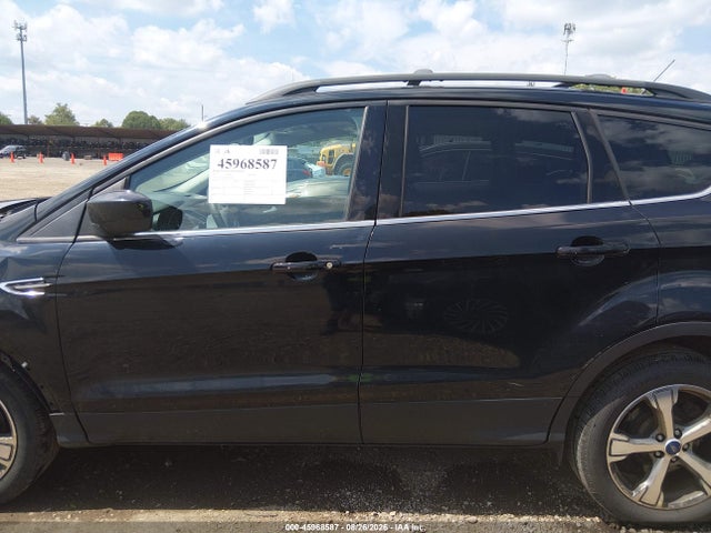 2017 FORD ESCAPE SE 14