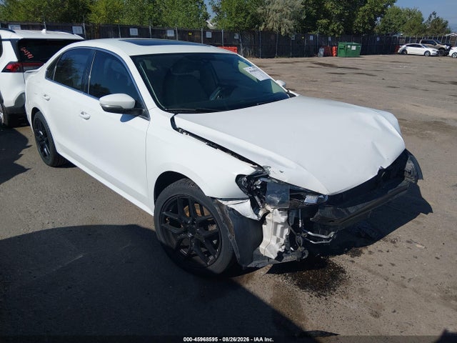 2015 VOLKSWAGEN PASSAT 2.0L TDI SE