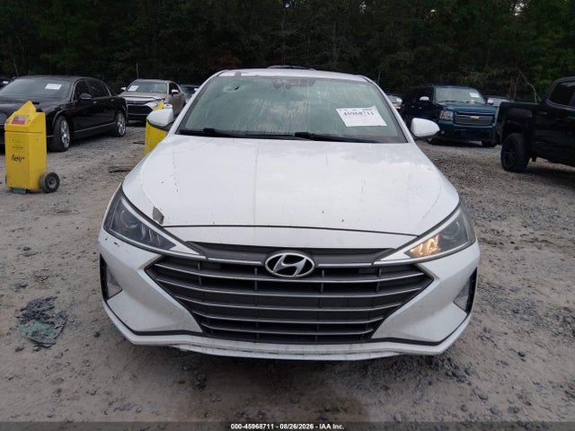 2020 HYUNDAI ELANTRA SE 12