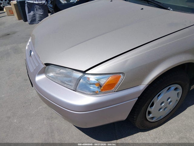 1998 Toyota CAMRY LE 照片 6