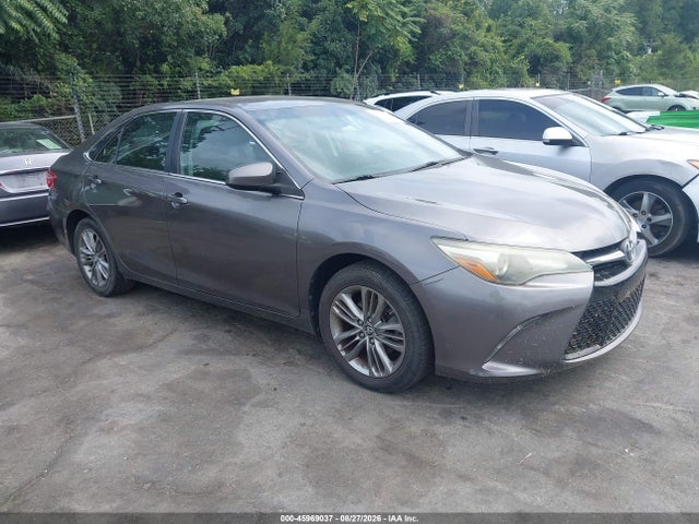 2016 TOYOTA CAMRY SE