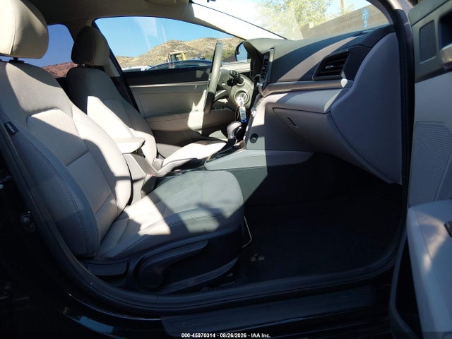 2020 HYUNDAI ELANTRA SE 5