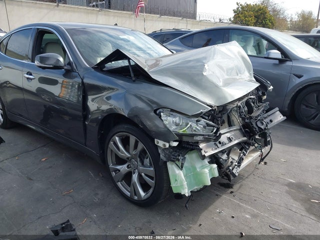 2015 INFINITI Q70 3.7