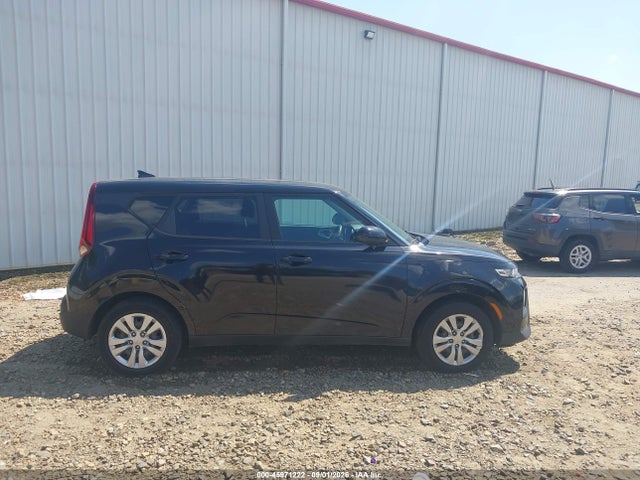 2022 KIA SOUL LX 13