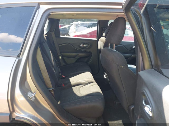 2021 JEEP CHEROKEE LATITUDE 4X4 8