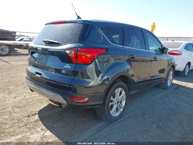 2019 FORD ESCAPE SE 4