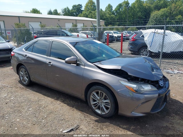 2015 TOYOTA CAMRY SE