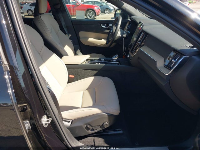 2026 VOLVO XC60 B5 CORE 5