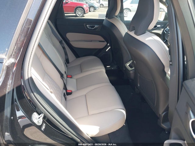 2026 VOLVO XC60 B5 CORE 8