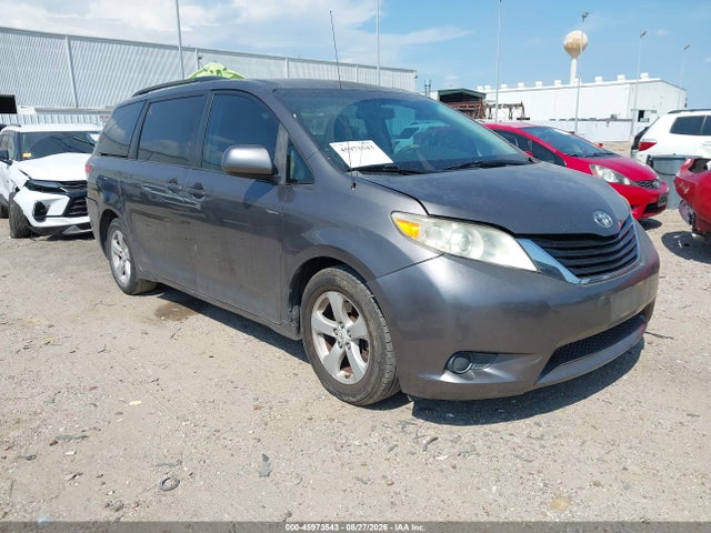 2011 TOYOTA SIENNA LE V6