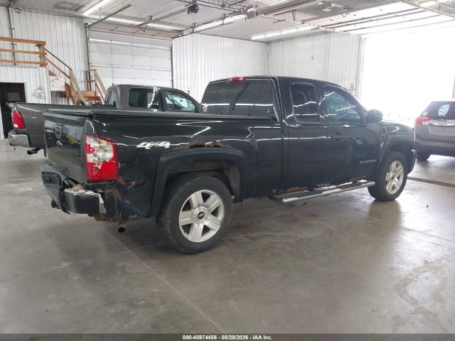 2009 Chevrolet SILVERADO 1500 LT photo 4