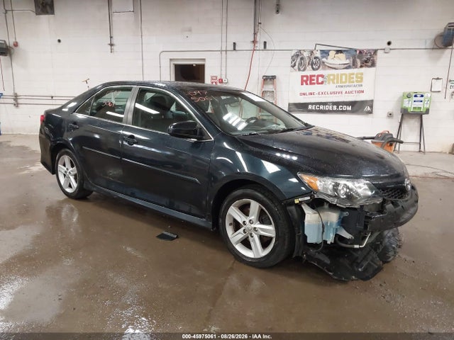 2013 TOYOTA CAMRY SE