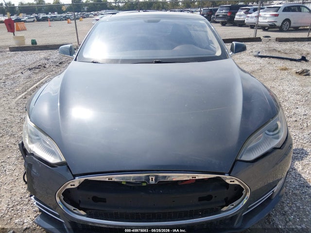 صورة 10 لـ 2013 Tesla MODEL S PERFORMANCE