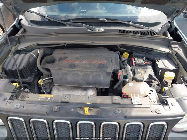 2017 JEEP RENEGADE LATITUDE 4X4 10