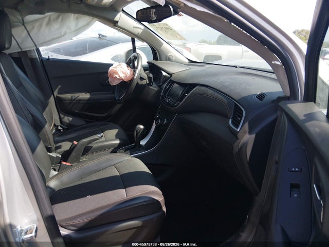 2020 CHEVROLET TRAX AWD LT 5