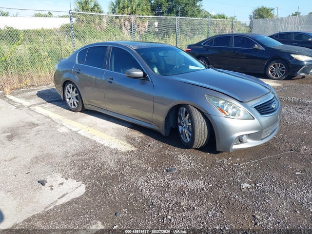 2013 INFINITI G37 JOURNEY