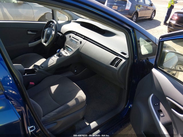 صورة 5 لـ 2011 Toyota PRIUS TWO
