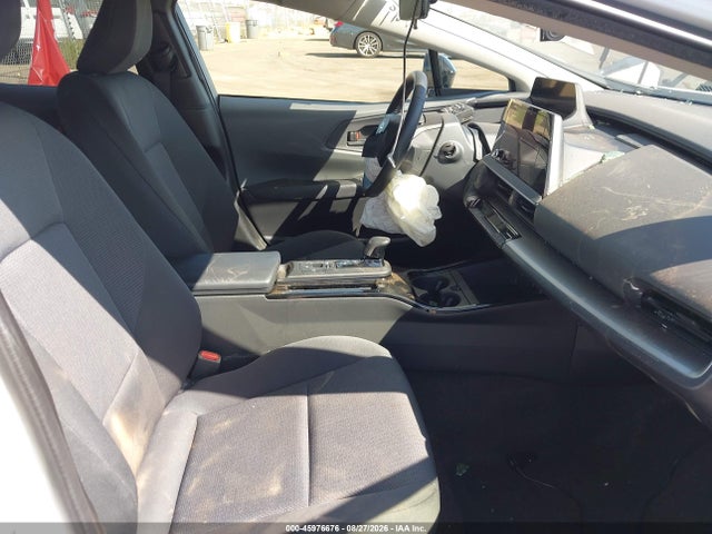 2026 TOYOTA PRIUS LE 5