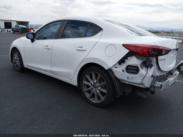 2017 MAZDA MAZDA3 TOURING 3