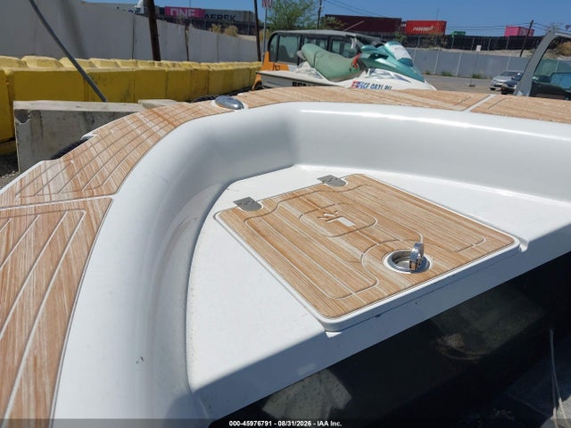 2025 DINGY DI 7