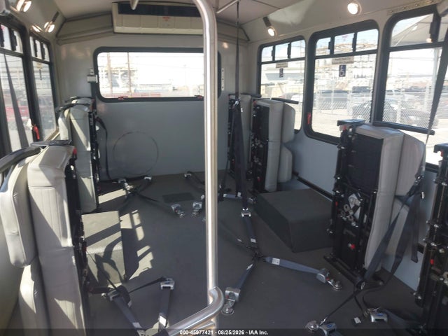 2018 CHEVROLET EXPRESS CUTAWAY 4500 VAN 8