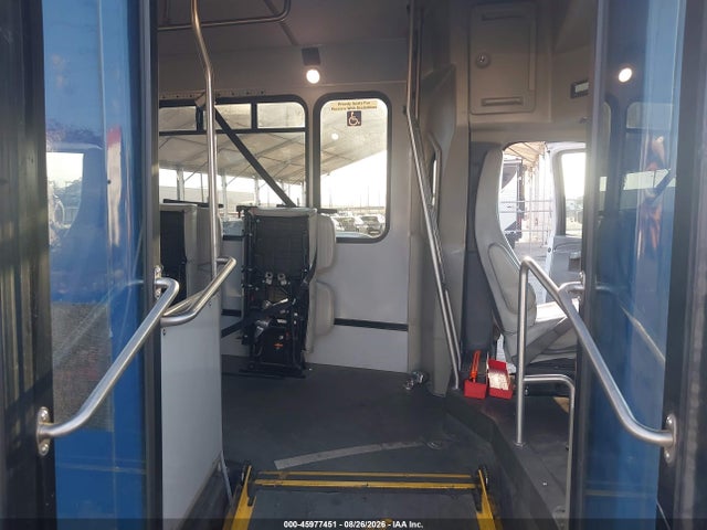 2018 CHEVROLET EXPRESS CUTAWAY 4500 VAN 5