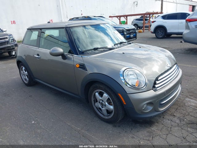 2011 MINI COOPER 