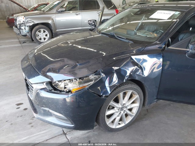 2017 MAZDA MAZDA3 TOURING 17