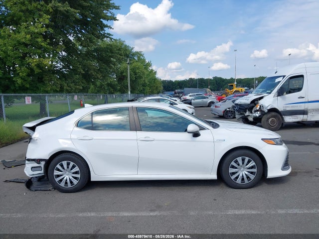 2021 TOYOTA CAMRY LE HYBRID 13