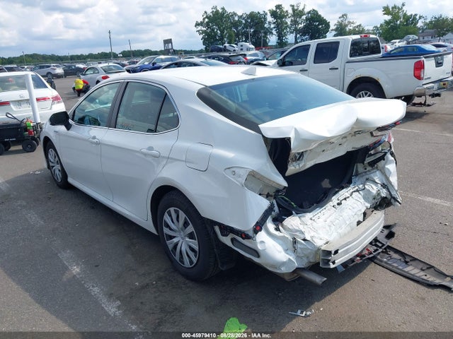 2021 TOYOTA CAMRY LE HYBRID 3
