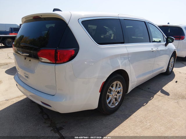 2023 CHRYSLER VOYAGER LX 4