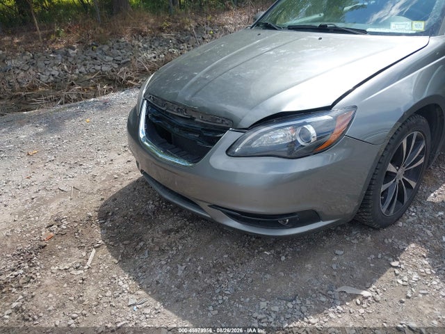 صورة 6 لـ 2013 Chrysler 200 LIMITED