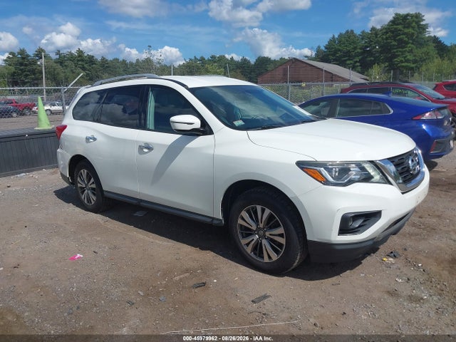2017 NISSAN PATHFINDE SV