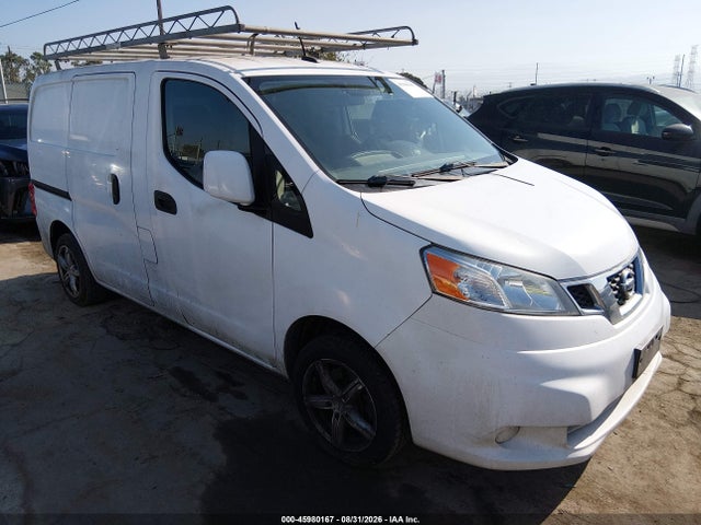 2015 NISSAN NV SV