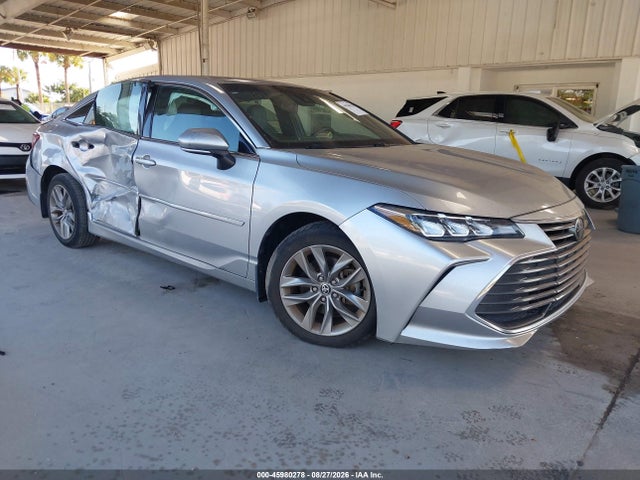 2022 TOYOTA AVALON XLE